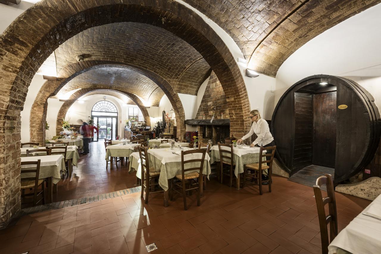 Hotel Aganoor Кастильоне-дель-Лаго Экстерьер фото